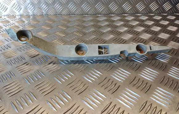 Ford Focus C-MAX Front bumper mounting bracket 3M51R17D958A