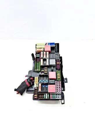 Mercedes-Benz C W205 Fuse module A0009822923 A0009822723