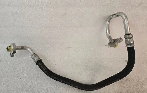 Air conditioning (A/C) pipe/hose