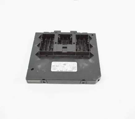 Volkswagen Golf VIII Central body control module 24305BR21 F005V03819