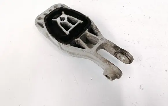 Engine mount bracket