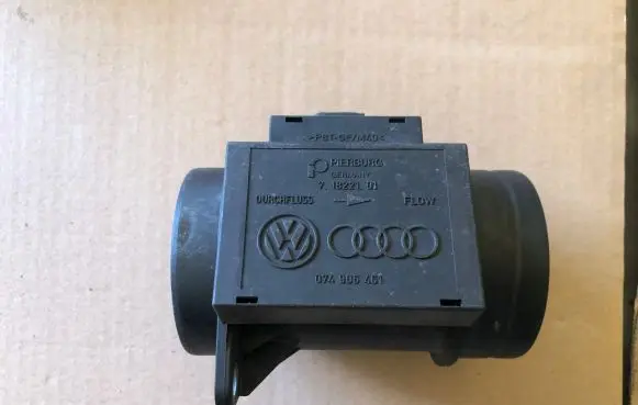 Skoda Octavia Mk1 (1U) Mass air flow meter 074906461