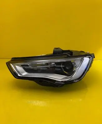 Audi A3 S3 8V Headlight/headlamp 8V0941005
