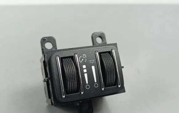Maserati Quattroporte Interior lighting switch 68141052AD