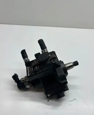Opel Astra H Fuel injection high pressure pump 0445010156 0055206679 3243338