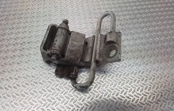 Volkswagen Caddy Front door upper hinge 1T0931412A