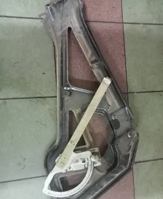Volkswagen II LT Front door manual window regulator 000