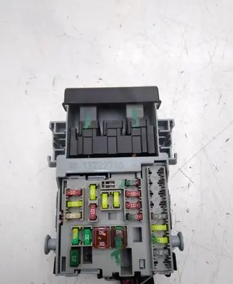 Opel Insignia A Fuse module 13222786
