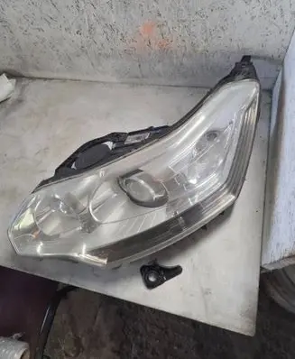 Citroen C5 Headlight/headlamp 9689037880