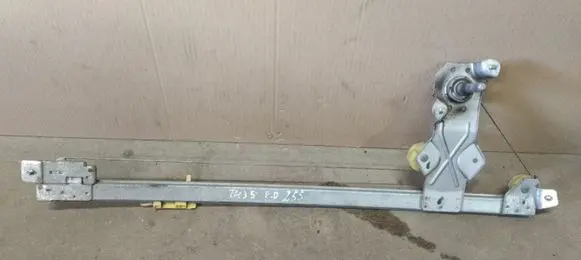 Opel Vivaro Front door manual window regulator 7700311819 91165696