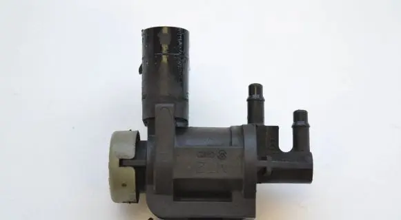 Volkswagen Touareg I Turbo solenoid valve 1J0906283C