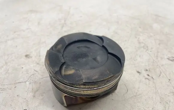 BMW X5 E70 Piston 