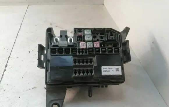Hyundai i20 (GB IB) Fuse module 91950C8290 HC8E0493