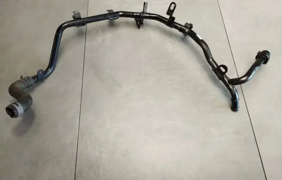 Audi A6 S6 C7 4G Engine coolant pipe/hose 04L122157BA