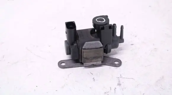 Audi A5 8T 8F Turbo solenoid valve 059906609B 059906629D 059145245B