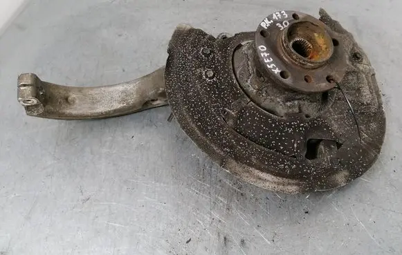 BMW X5 E70 Front wheel hub 6773783