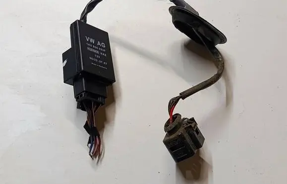 Volkswagen Scirocco Fuel injection pump control unit/module 1K0906093FS8 1K0906093F
