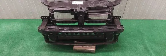 Volkswagen Golf VI Radiator support slam panel 