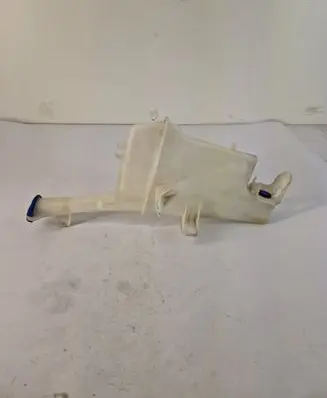 Hyundai i20 (PB PBT) Windshield washer fluid reservoir/tank 986101j200