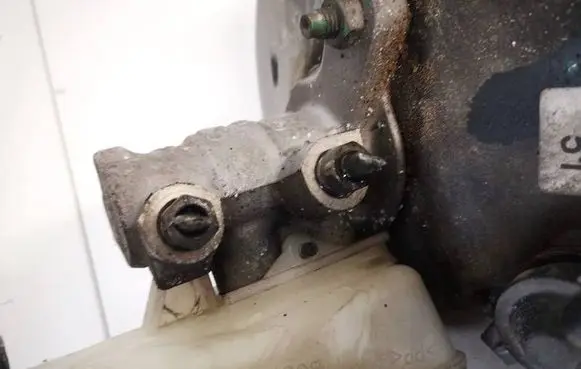 Master brake cylinder