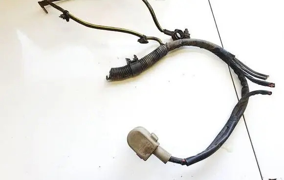 Mazda Premacy Positive cable (battery) 7134258030 7134258050