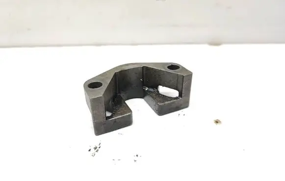 BMW 7 E65 E66 Fuel Injector clamp holder