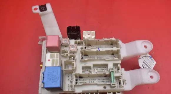 Toyota Corolla Verso E110 Fuse box set 82730-0F051-C