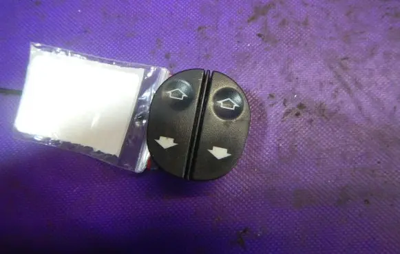 Ford Ka Quarter vent window switch 96FB14529BC