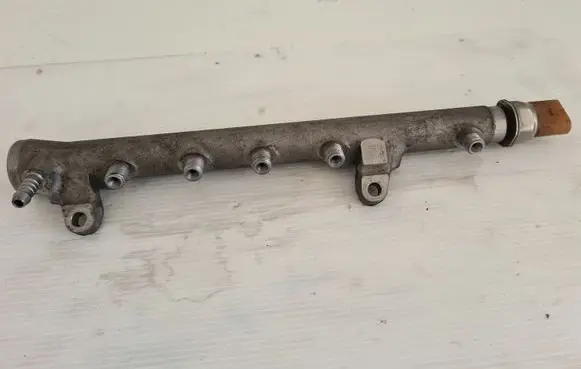 Fuel main line pipe