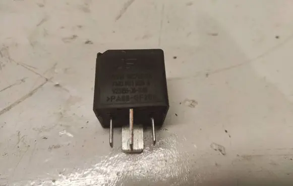 Audi A4 S4 B7 8E 8H Other relay 95VW10K705CA 7M0951253A