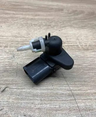 BMW 3 E90 E91 Air pressure sensor 7566784