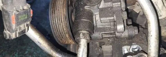 Jeep Grand Cherokee (WK) Power steering pump