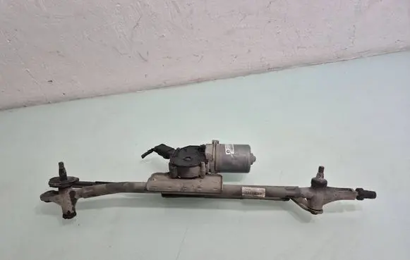 Dodge Grand Caravan Front wiper linkage and motor W000011423