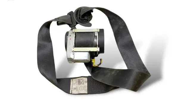 Volkswagen Scirocco Front seatbelt 6151098