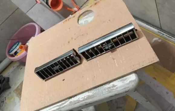 Cadillac Eldorado Dashboard side air vent grill/cover trim