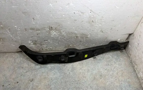 BMW 5 G30 G31 G38 Fender end trim 7352222