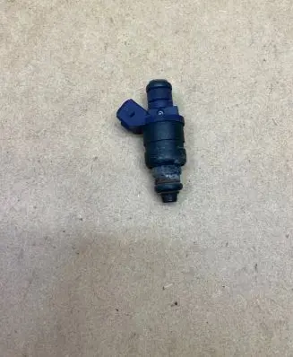 Audi A4 S4 B5 8D Fuel injector 078133551L