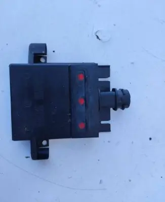 BMW 7 F01 F02 F03 F04 Current control relay 9153418