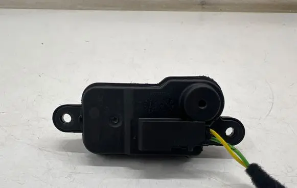 Volkswagen ID.3 Fuel tank cap lock motor 8V0862159