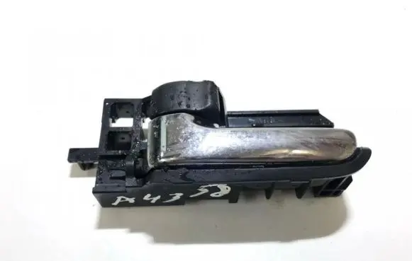 Toyota Corolla Verso E121 Front door interior handle