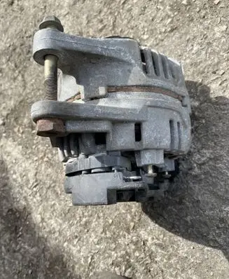 Toyota Avensis T250 Generator/alternator 270600D140