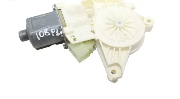 Mercedes-Benz C W204 Front door window regulator motor A2048200142 0130822503