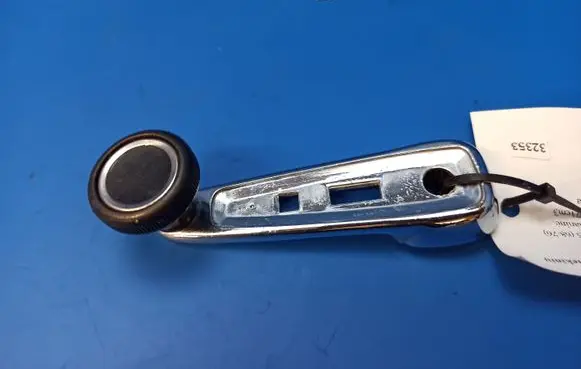 Mercedes-Benz COMPAKT W115 Front door window winding handle 