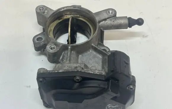 Opel Insignia A Throttle valve 50569200
