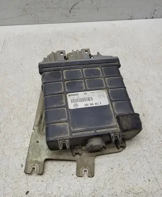Volkswagen PASSAT B4 Engine control unit/module 028906021B