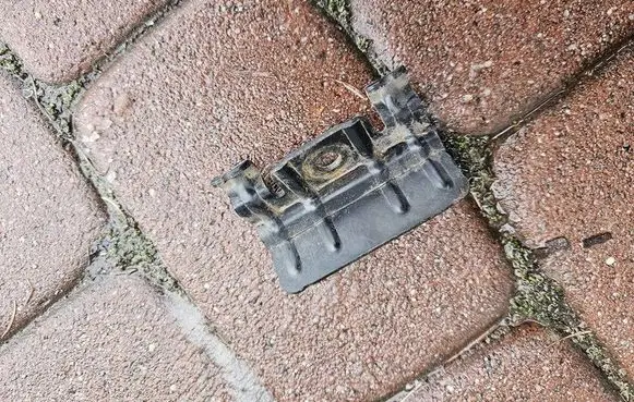 Opel Corsa E Battery bracket 
