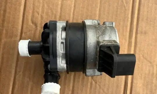 Audi Q7 4M Electric auxiliary coolant/water pump 4M0965567