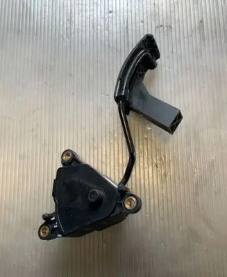 Nissan X-Trail T31 Accelerator throttle pedal 2058A 00068