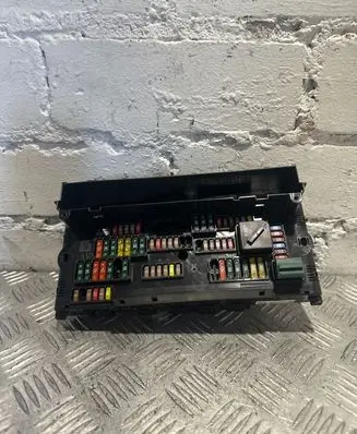 BMW 5 F10 F11 Fuse module 9234421