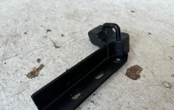 Ford Transit Custom Sliding door lock loop/hook striker BK21V25055AE